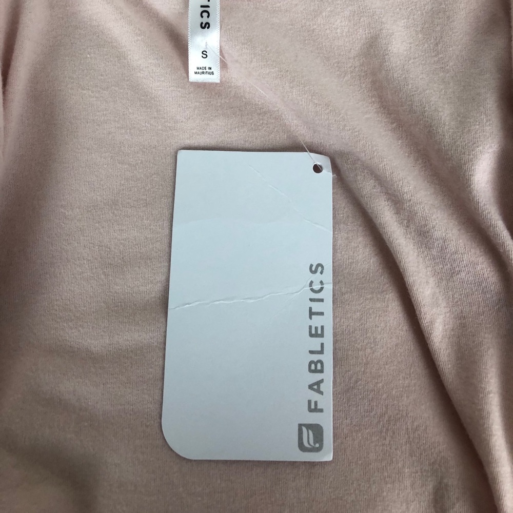 NWT Fabletics Alexa Long Sleeve Light Pink Jersey Holiday Gift for Her - Picture 6 of 6